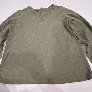 White Stag Sage V-Neck Top Large